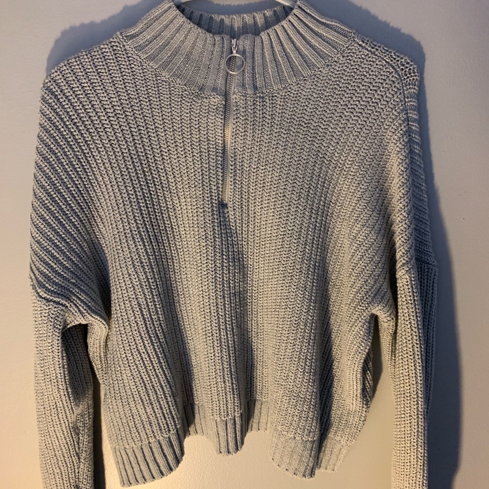 Hollister Cropped Sweater